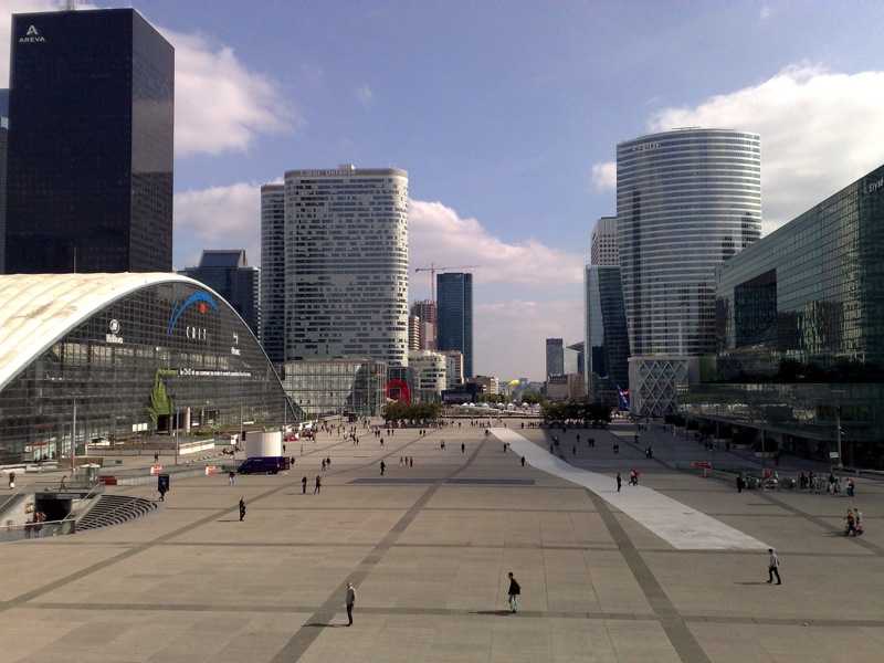 El PIB bate previsiones crece un 0,8% en el segundo trimestre pese al desgobierno. Noticias de Economía - Google Chrome