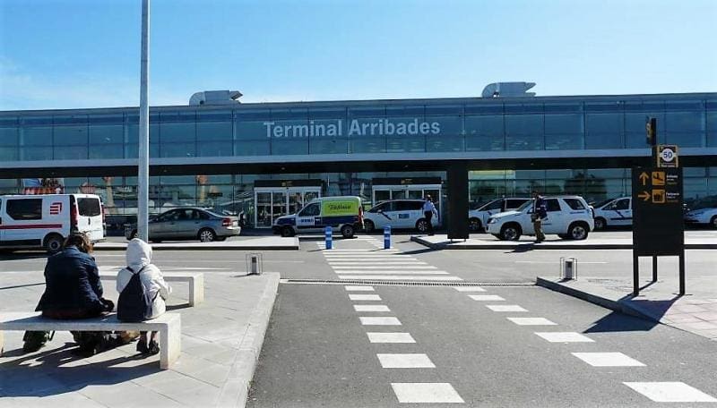 Aeropuerto_de_Reus_llegadashh_2