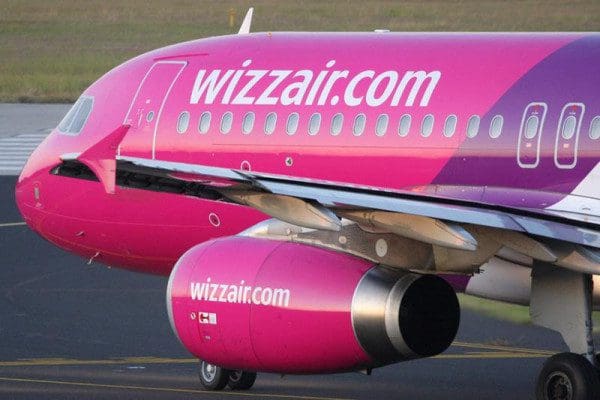 M_5b33cf1fb6648_-wizzair-a320