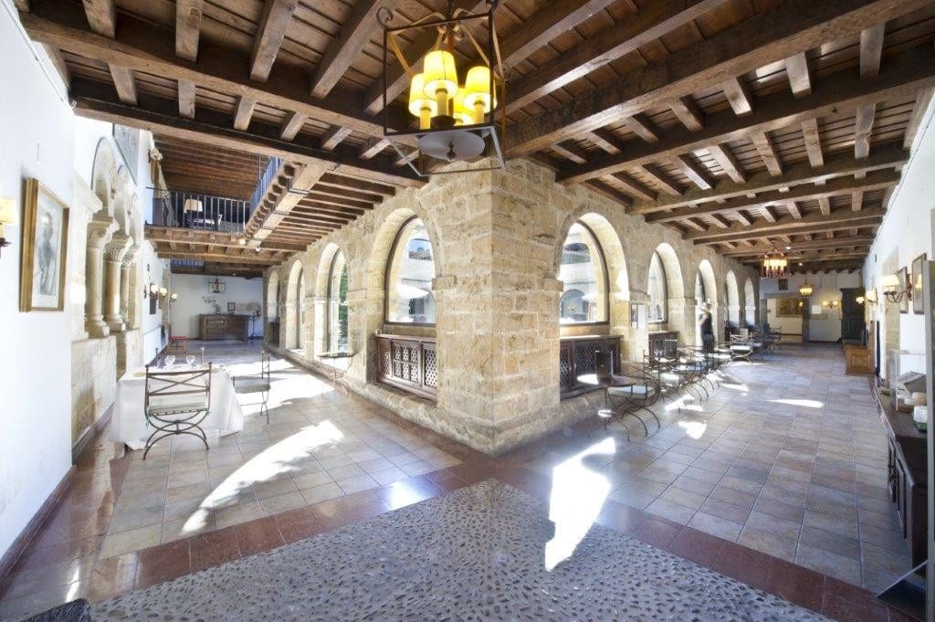 L_151945_parador-de-cangas-de-onis