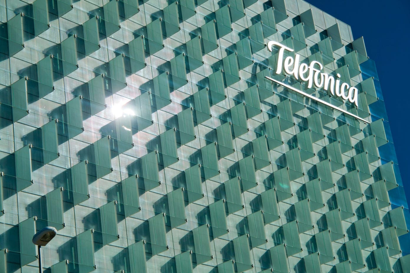 Sede-telefonica-madrid-fuente-shutterstock