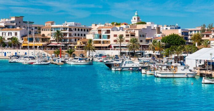 cala_ratjada_freepik