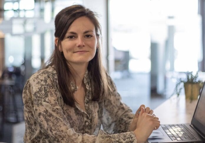 CF1F0F2D-DE60-4630-AA38-07B45E262335_1_201_a