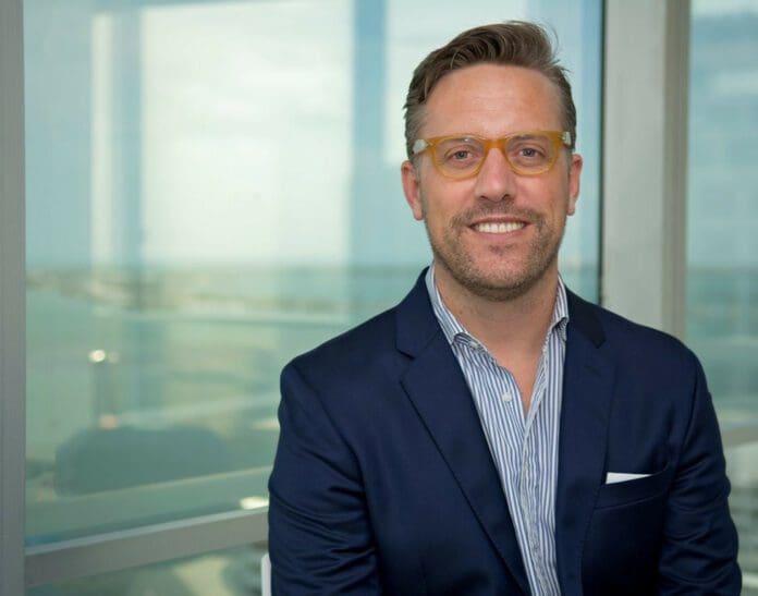 L_120648_alfonso-paredes