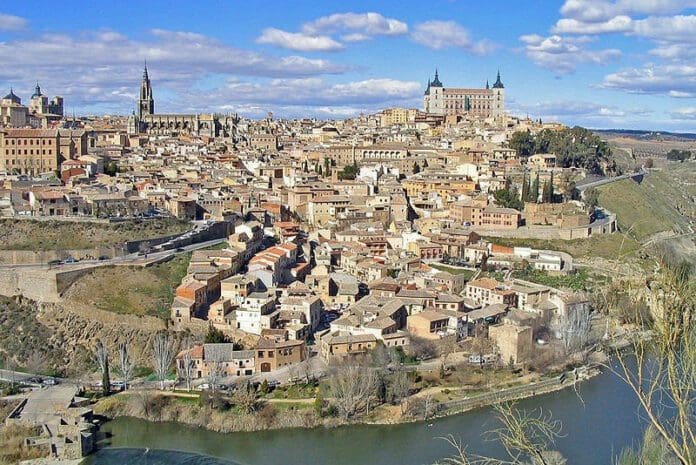 L_134355_toledo-paraliza-la-concesion-de-licencias-de-alquiler-turistico