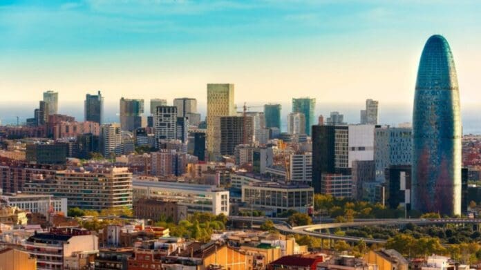 Barcelona-oficinas-scaled-e1699955695985-1024x575-1