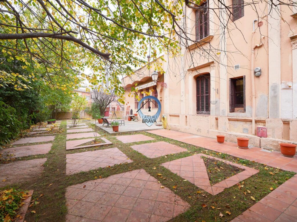 Maison moderniste à Caldes de Malavella 