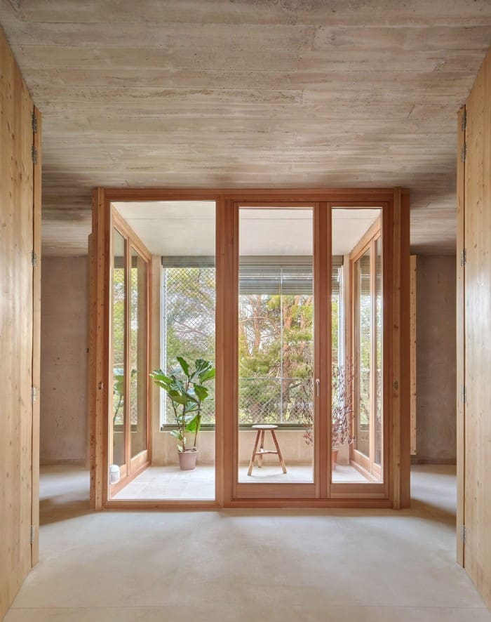 Cage d'entrée / José Hevia