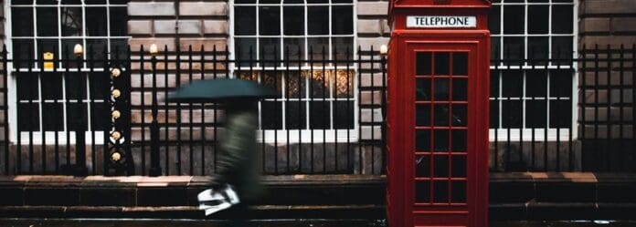londres-cabina-lluvia-980