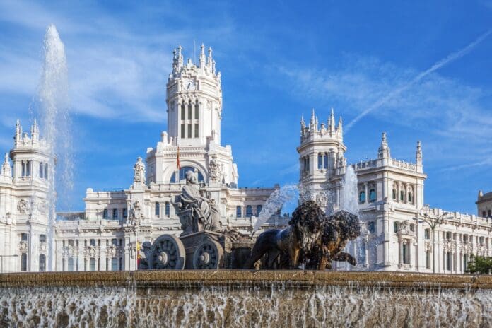 cibeles-palace-fountain-plaza-de-cibeles-madrid-spain_1